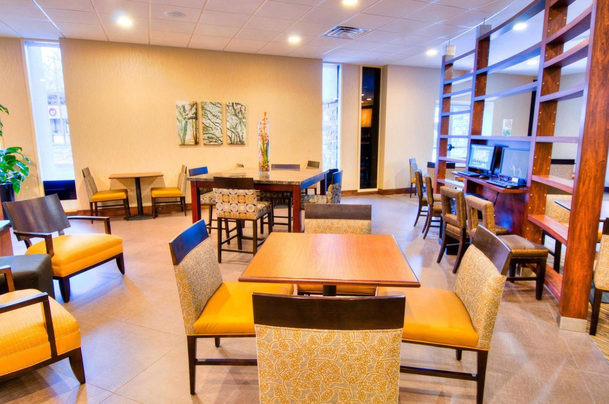 Hampton Inn & Suites Holly Springs Exteriér fotografie